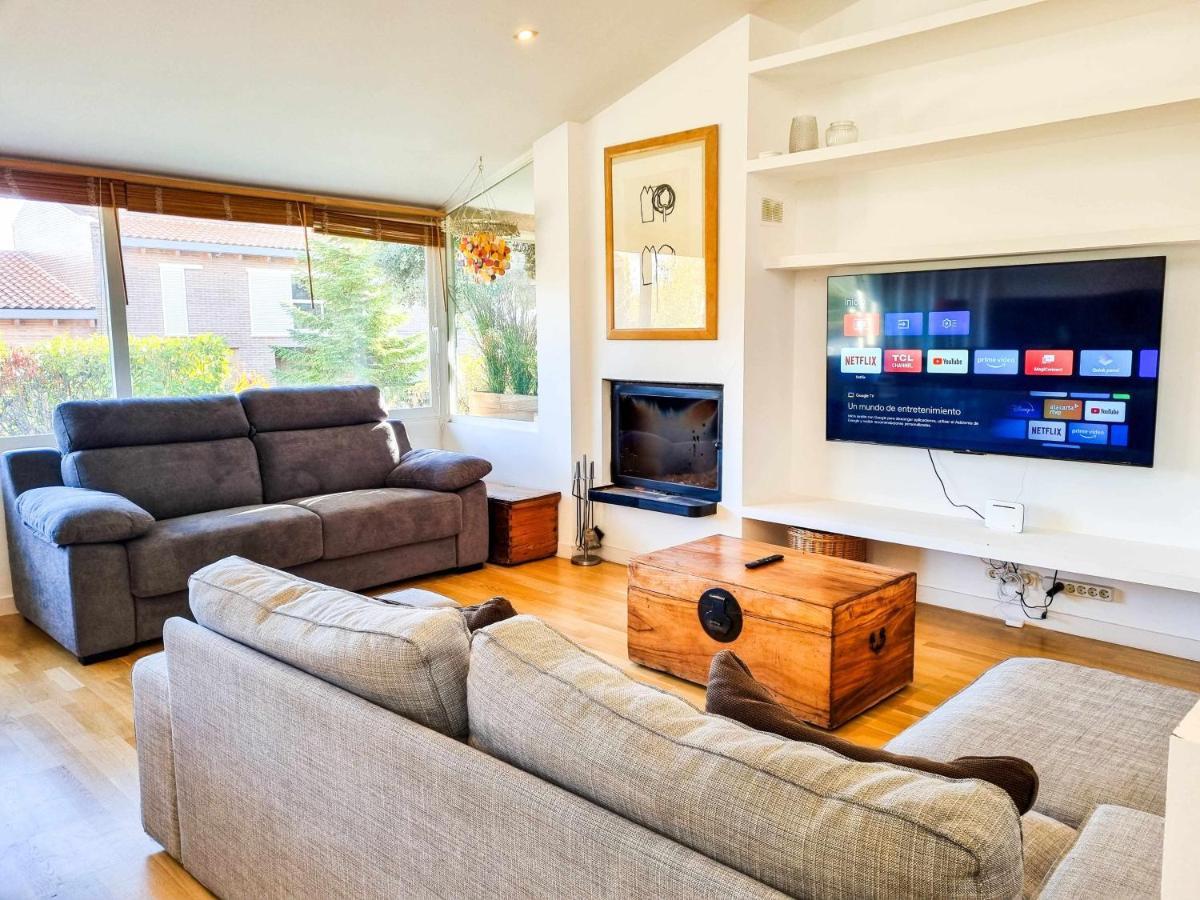 Villa Guara Golf Y Pool Comotucasa Nueno エクステリア 写真