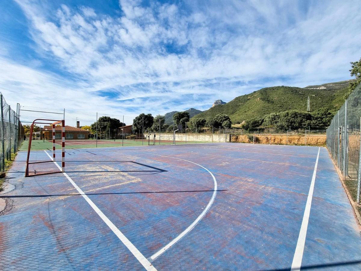 Villa Guara Golf Y Pool Comotucasa Nueno エクステリア 写真